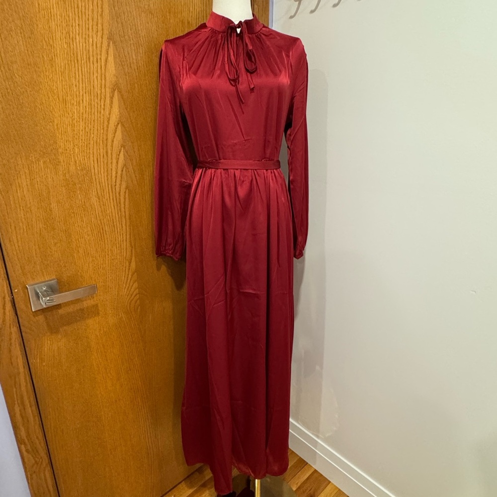Elegant Burgundy Long Sleeve Dress